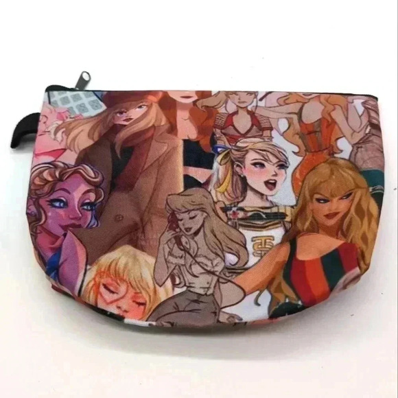 Taylor Swift Handbags - Ladies Taylor Swift makeup Travel/ toothbrush Bag NWOT